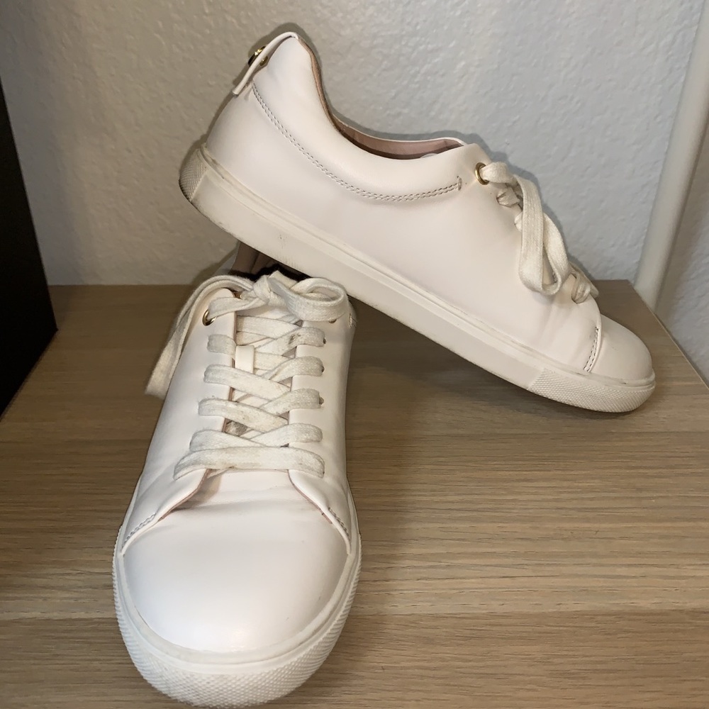 Topshop white leather sneakers 🦋